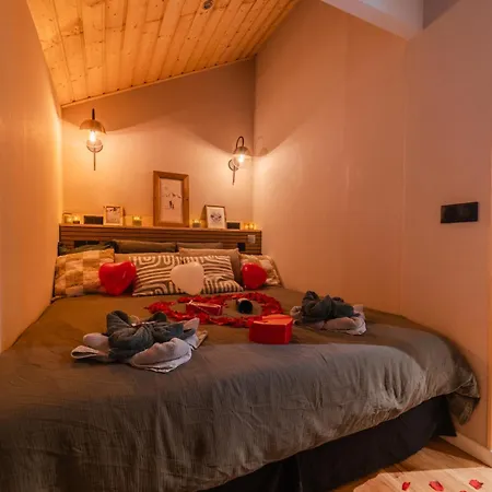 Apartment Le Madrier - Terrasse Et Jacuzzi Prive Tours-en-Savoie