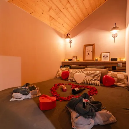 Le Madrier - Terrasse Et Jacuzzi Prive Apartment Tours-en-Savoie